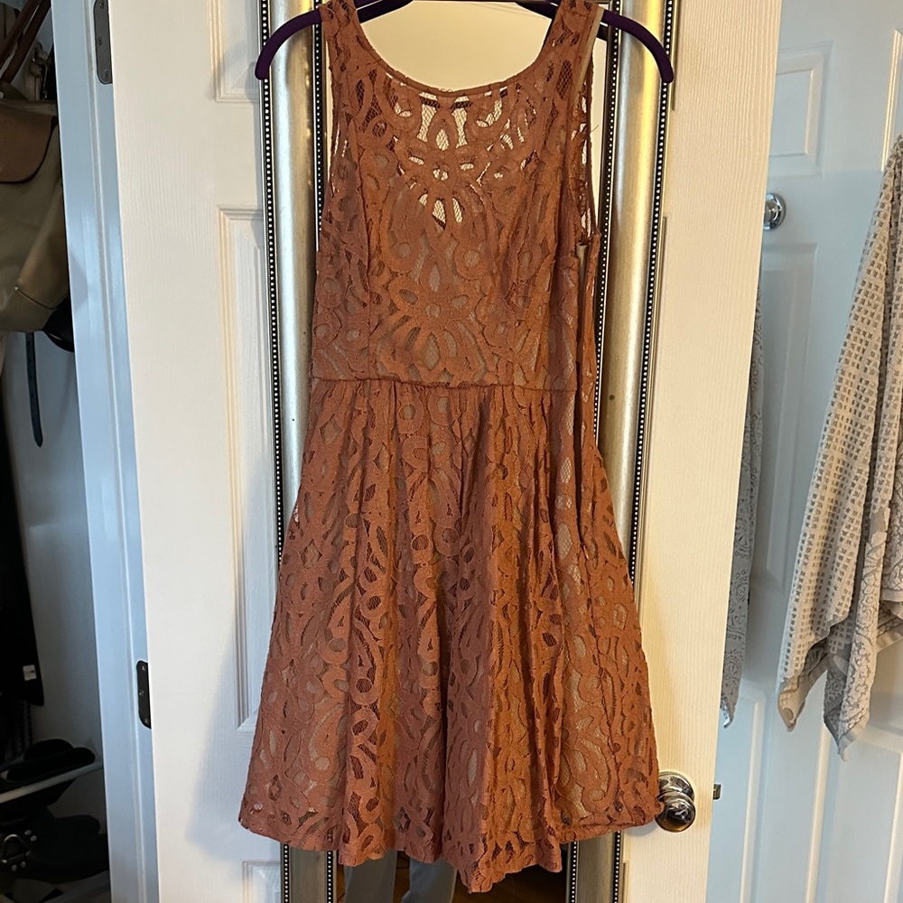 Elegant Lace Midi Dress in Dusty Rose